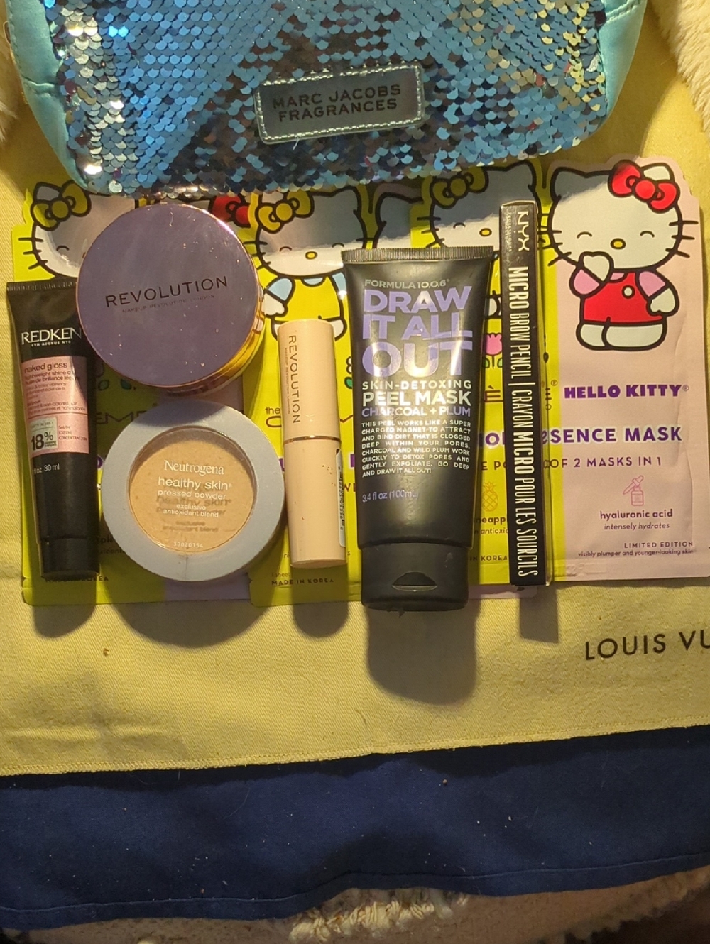 Marc Jacobs Blue Sequin Cosmetic Pouch with Makeup Tools NOW ONLY $50 WOW - Picture 4 of 7